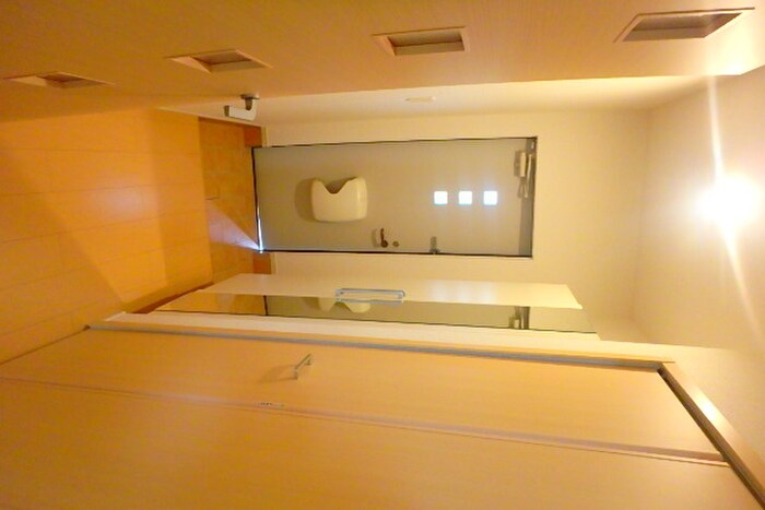 物件内観写真18　(玄関)