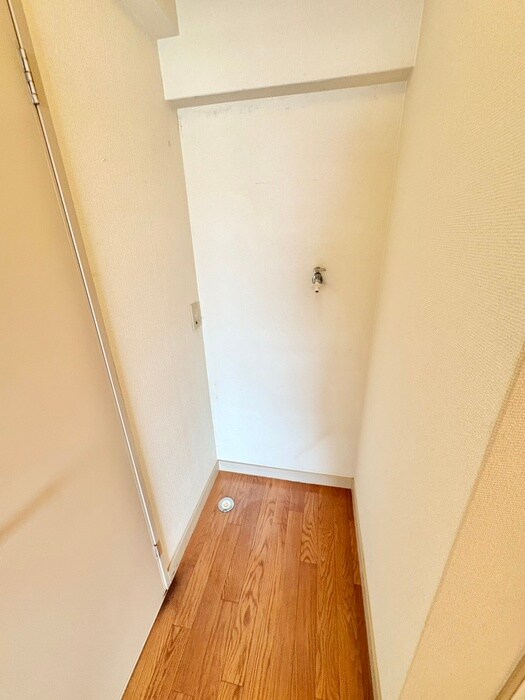 物件内観写真18　(洗濯機置場)