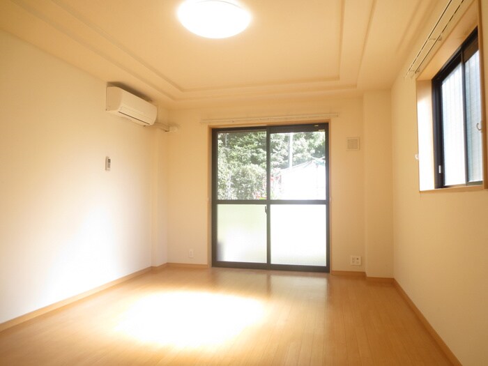 物件内観写真5　(居室)