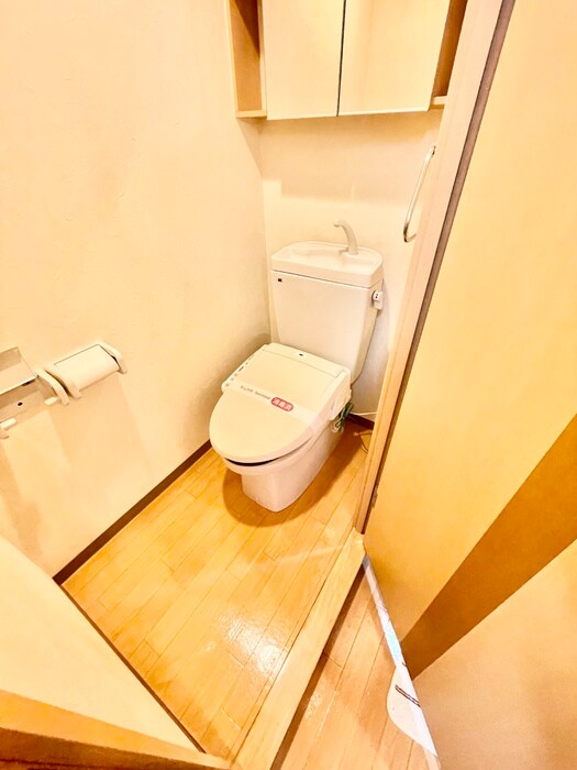 物件内観写真8　(トイレ)