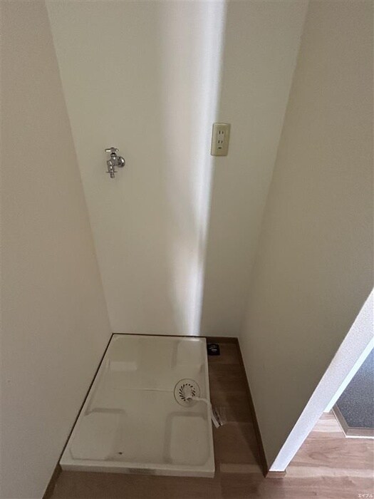 物件内観写真14　(洗濯機置場)