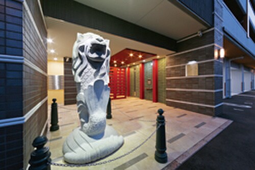 物件外観写真2　(エントランス部分)