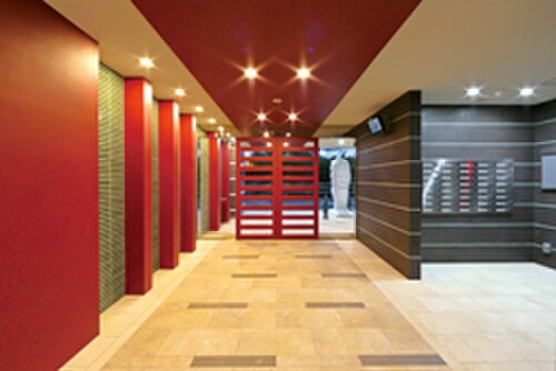 物件外観写真3　(エントランス部分)