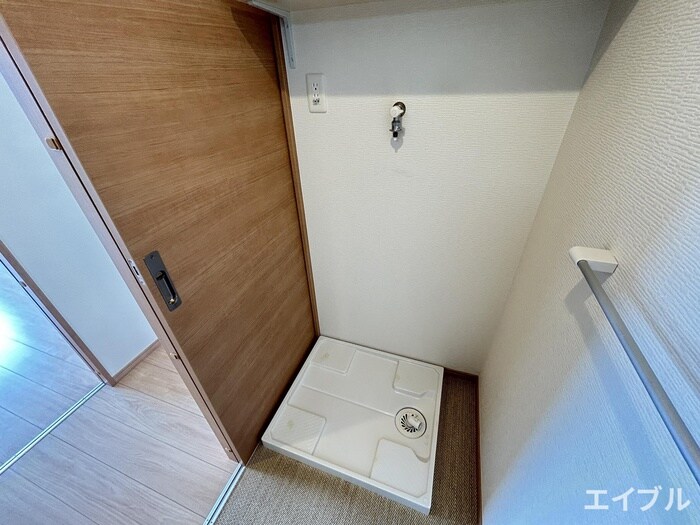 物件内観写真16　(洗濯機置場)