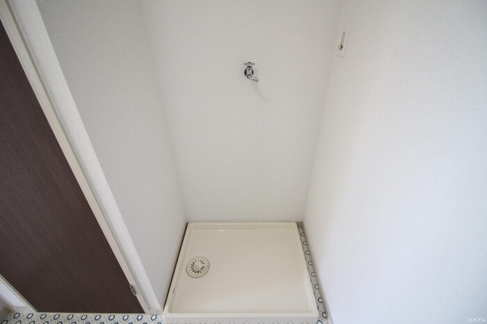 物件内観写真13　(洗濯機置場)