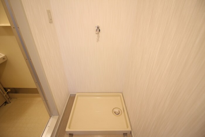 物件内観写真14　(洗濯機置場)