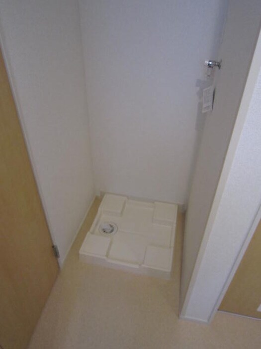 物件内観写真8　(洗濯機置場)