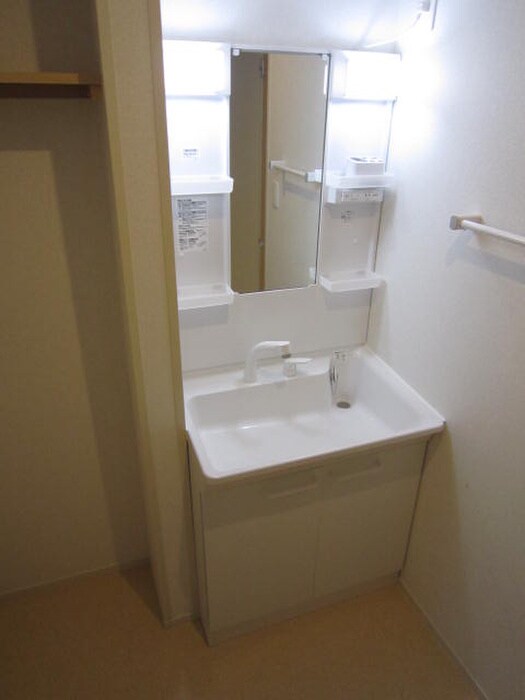 物件内観写真9　(洗面)