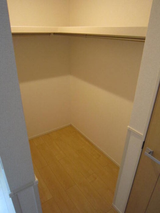 物件内観写真13　(収納)