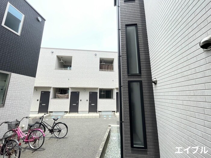 物件内観写真12　(室内からの展望)