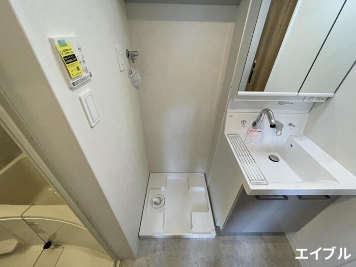 物件内観写真16　(洗濯機置場)