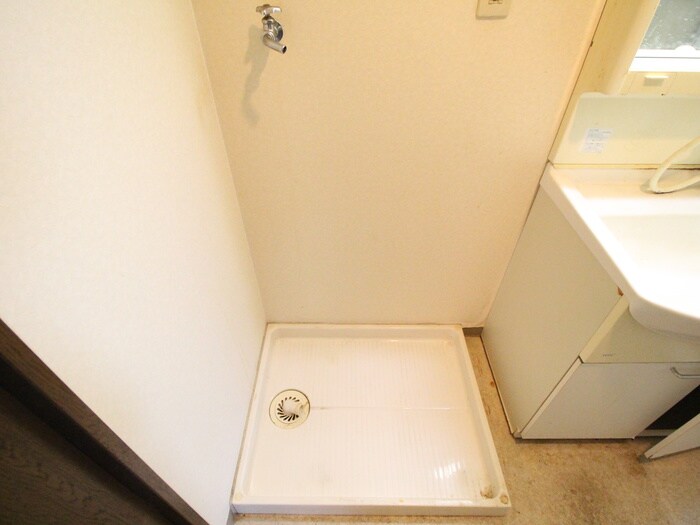 物件内観写真11　(洗濯機置場)