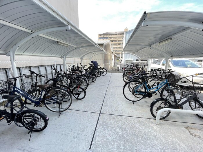 物件外観写真6　(駐輪場)