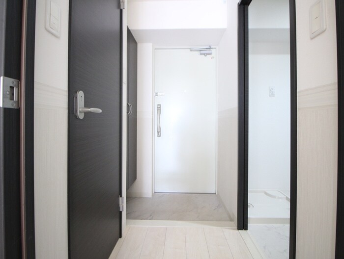 物件内観写真18　(玄関)