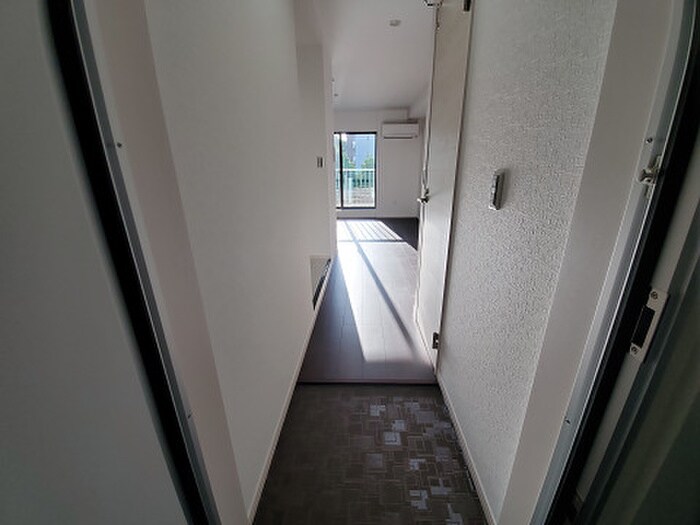 物件内観写真8　(玄関)