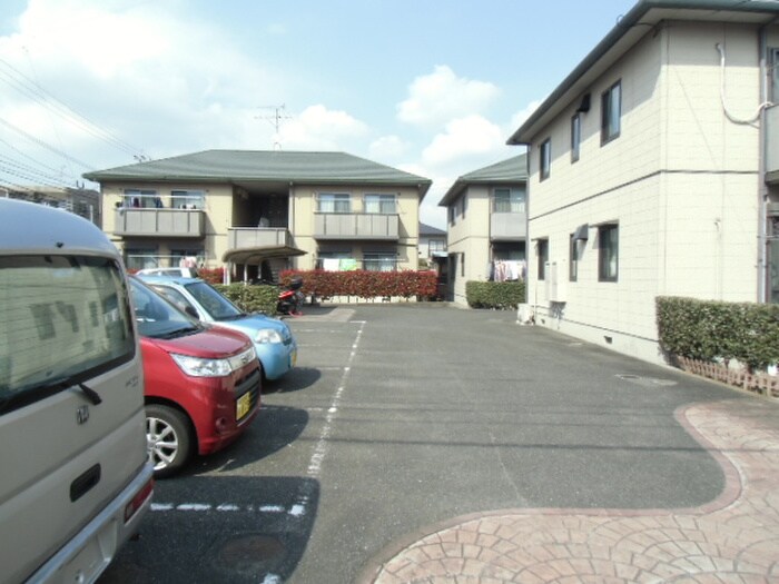 物件外観写真2　(駐車場)