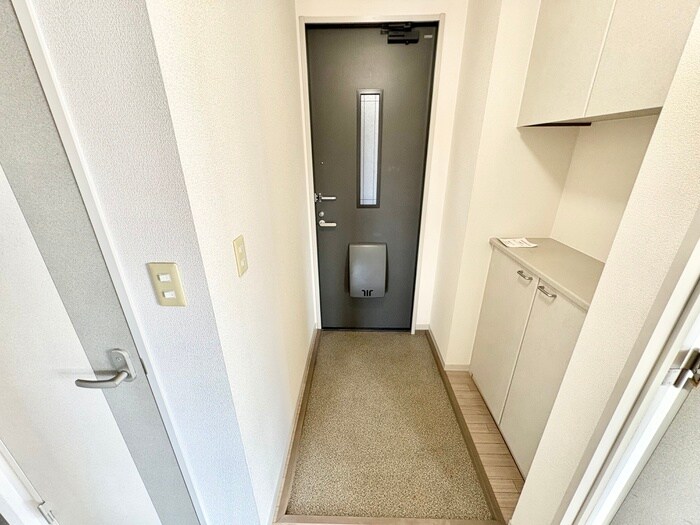 物件内観写真12　(玄関)