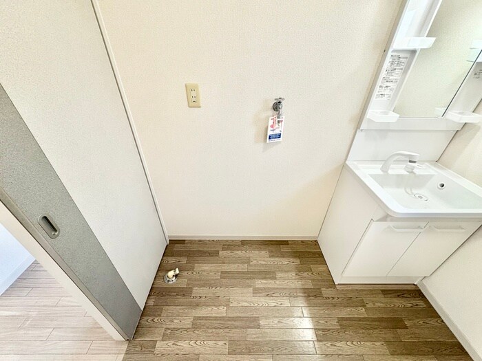 物件内観写真16　(洗濯機置場)