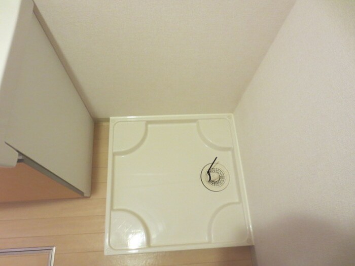 物件内観写真10　(洗濯機置場)