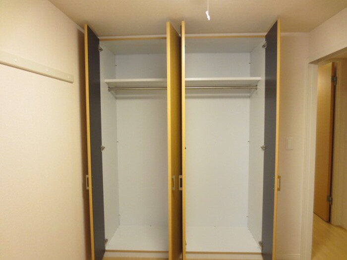 物件内観写真12　(収納)