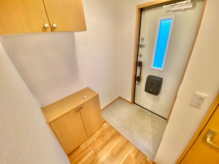 物件内観写真9　(玄関)