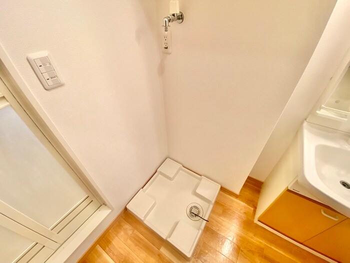 物件内観写真13　(洗濯機置場)