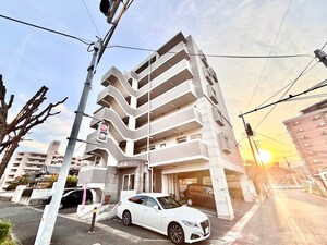 アネスト里中外観写真