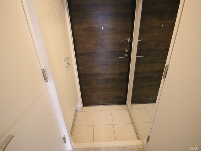 物件内観写真15　(玄関)