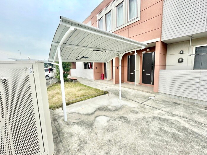 物件外観写真3　(駐輪場)