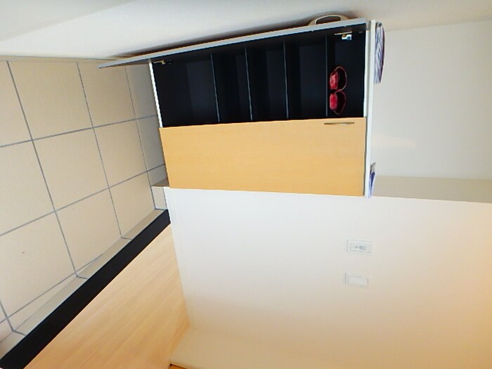 物件内観写真13　(玄関)