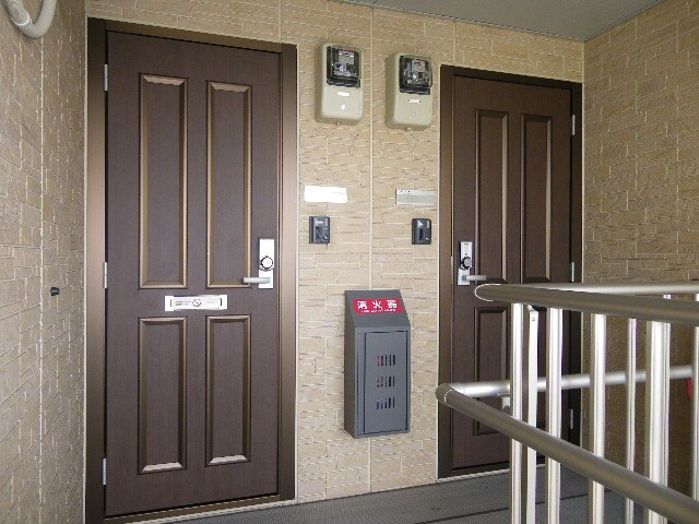 物件内観写真13　(玄関)