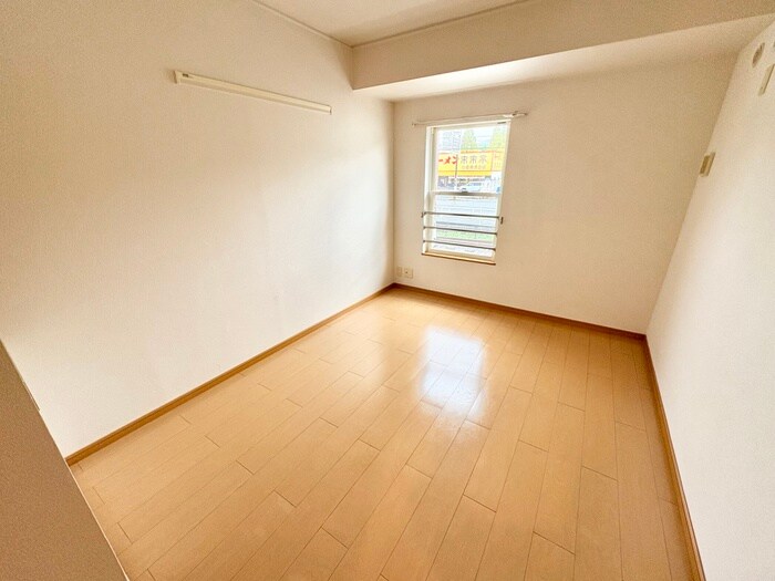 物件内観写真18　(居室)