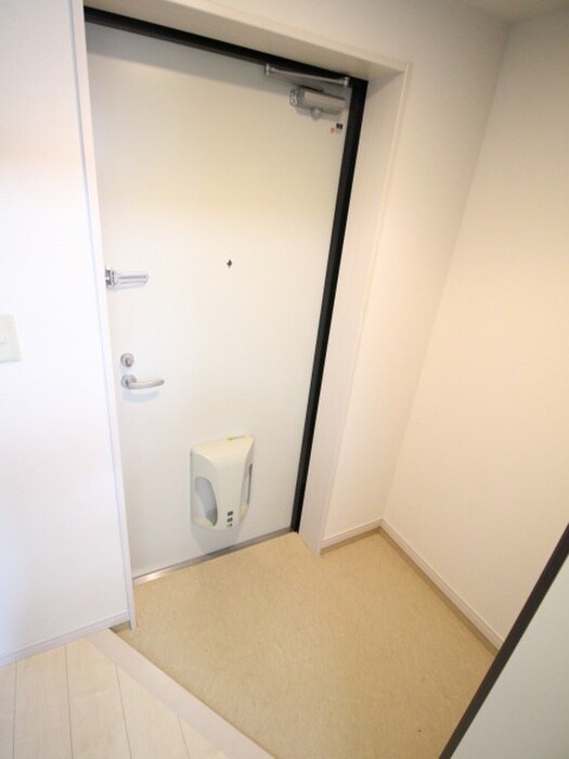 物件内観写真7　(玄関)