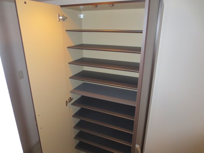 物件内観写真7　(靴箱)