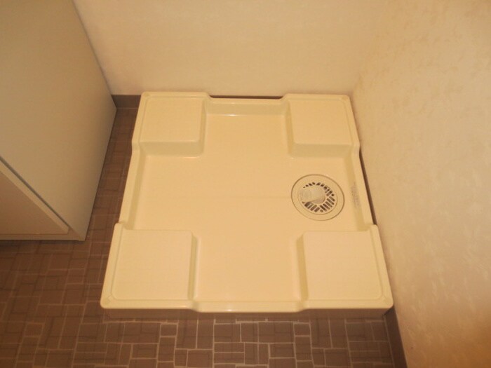 物件内観写真15　(洗濯機置場)