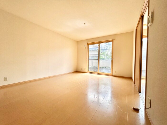 物件内観写真5　(居室)