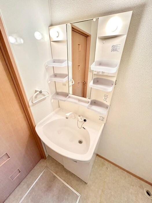 物件内観写真9　(洗面)