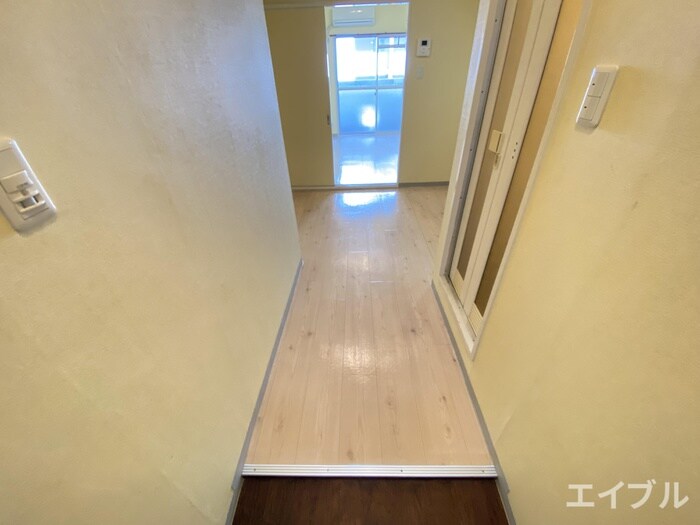 物件内観写真16　(廊下)