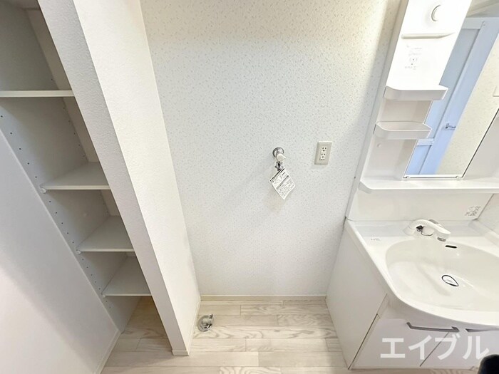 物件内観写真18　(洗濯機置場)