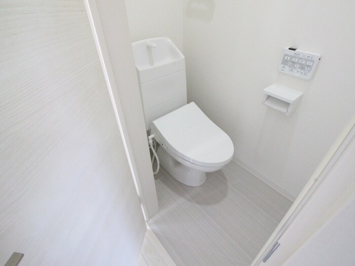 物件内観写真8　(トイレ)