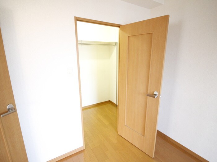 物件内観写真15　(収納)