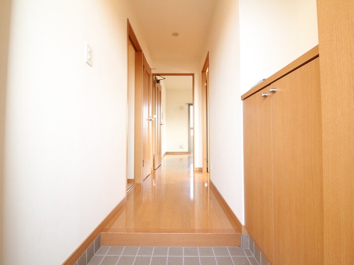 物件内観写真18　(玄関)