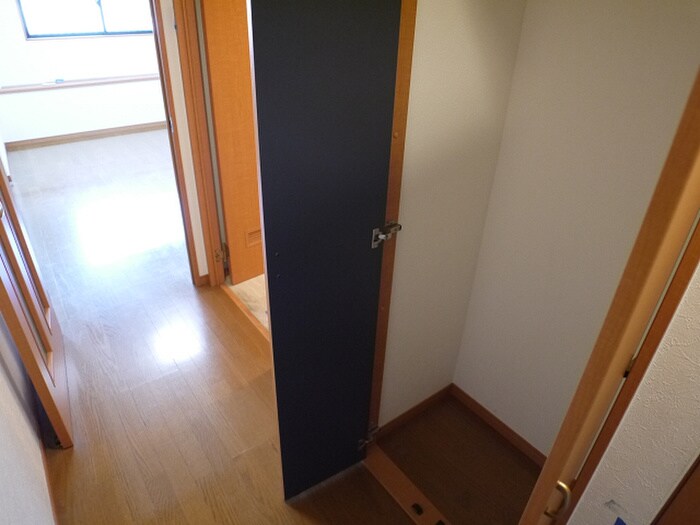 物件内観写真13　(収納)