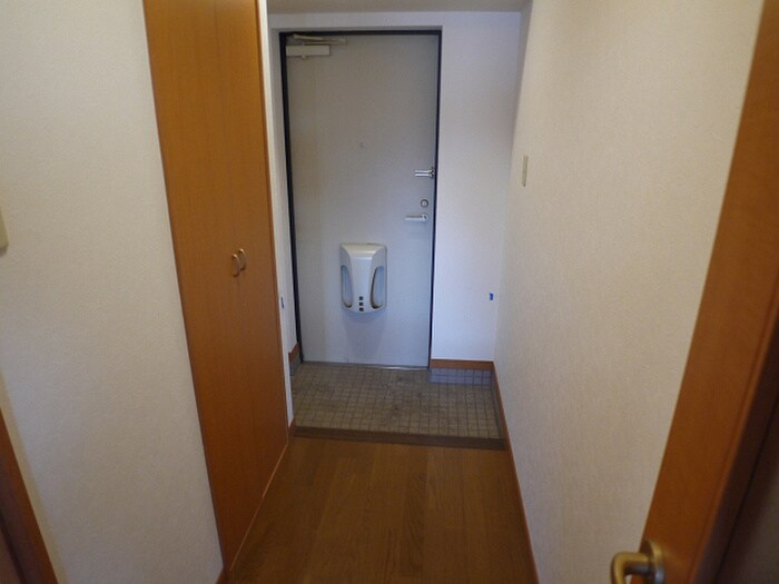 物件内観写真14　(玄関)