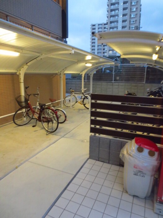 物件外観写真3　(駐輪場)
