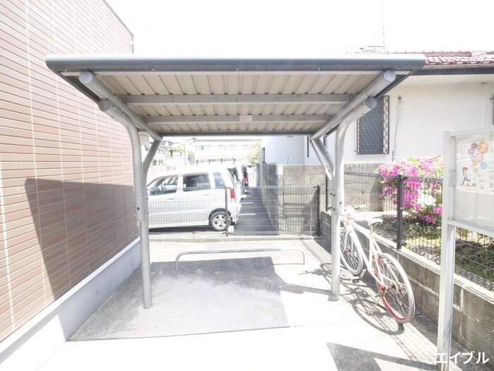 物件外観写真5　(駐輪場)