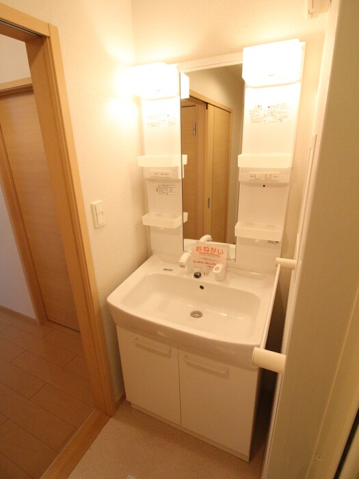 物件内観写真12　(洗面)