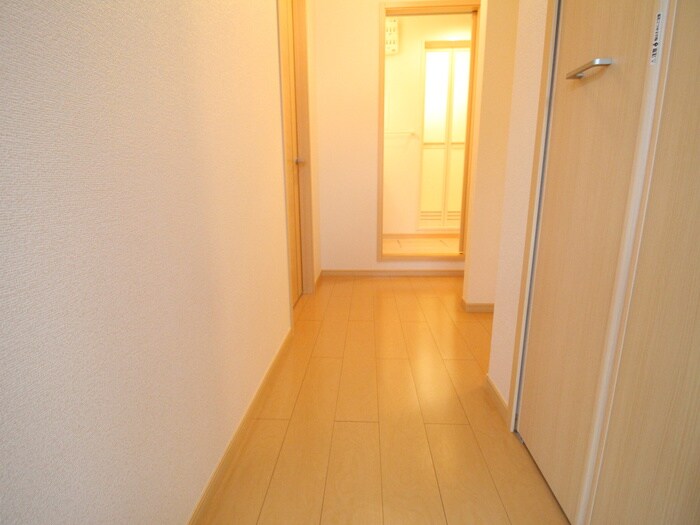 物件内観写真19　(廊下)