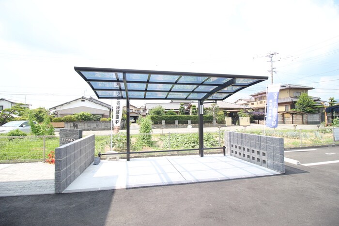 物件外観写真5　(駐輪場)