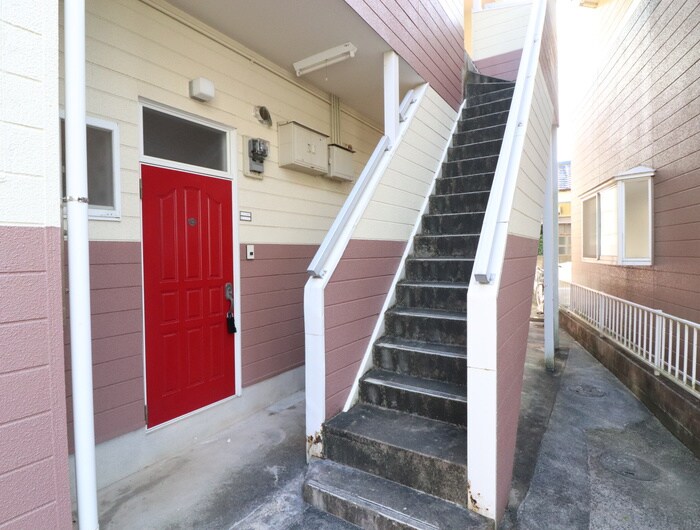 物件外観写真5　(エントランス部分)